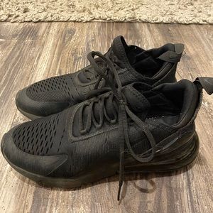 black nike air max 270s